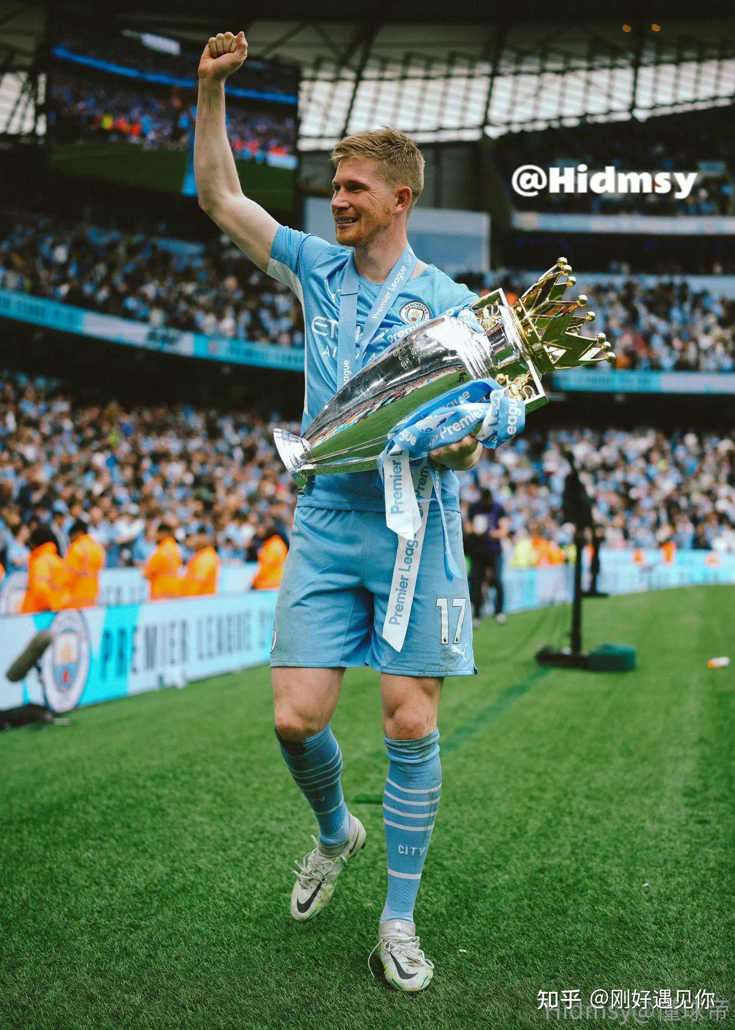 巴萨梅西任意球破门助球队领先（梅西任意球建功，巴萨先拔头筹）