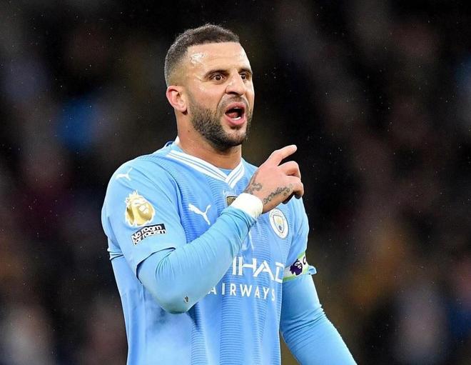 重穿球鞋，前皇马后卫科恩特朗准备参加国王联赛（前皇马后卫科恩特朗复出，将出战国王联赛）