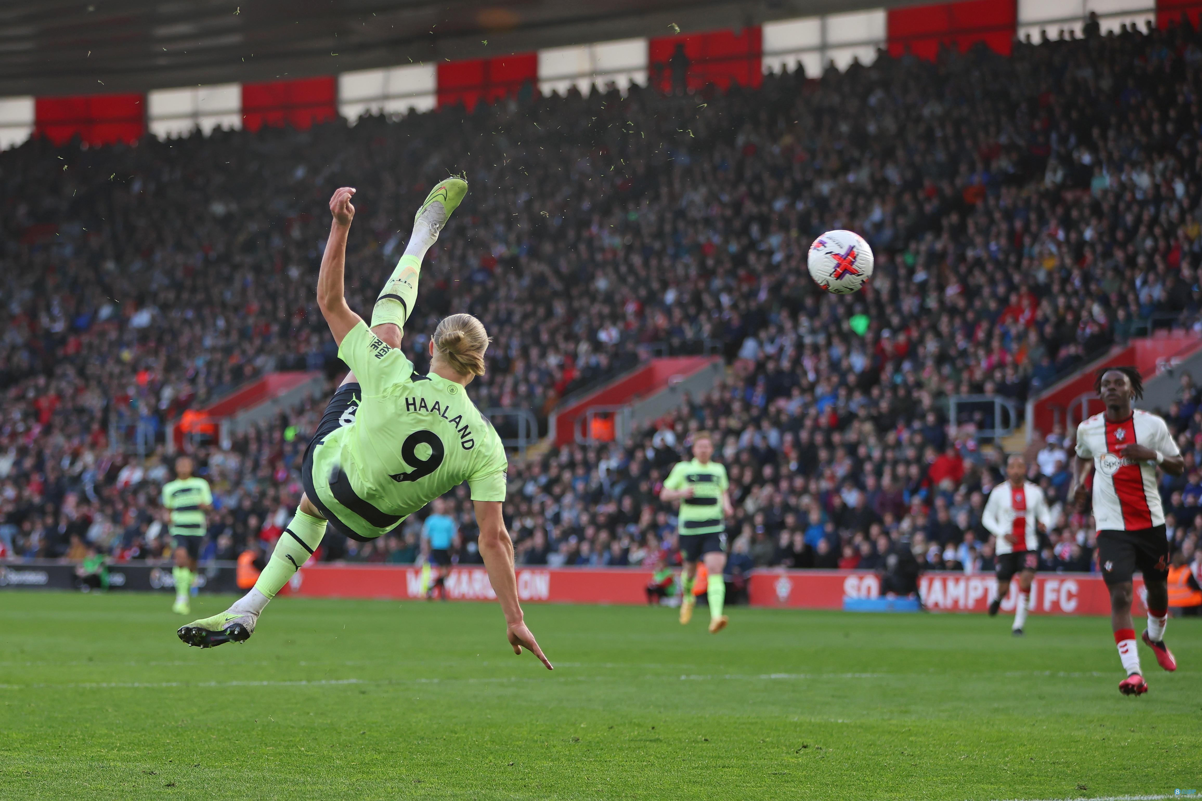 莫雷诺：第一天到米兰我还穿着卡通内裤，结果队友们都穿名牌（莫雷诺谈初到米兰：我穿卡通内裤，队友全是名牌）