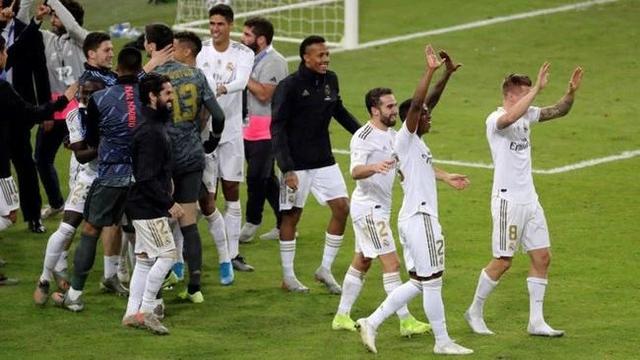 17岁290天，卡尔成为欧冠历史连续3场进球最年轻的球员（年仅17岁290天，卡尔加冕欧冠史上连续三场进球最年轻球员）