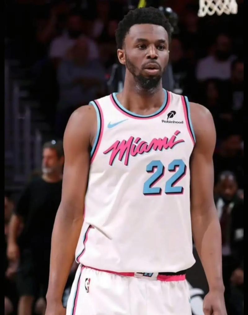 杜锋：球员失误太多，40分钟的比赛必须打起12分精神（杜锋：失误过多，整场40分钟必须保持高度专注）