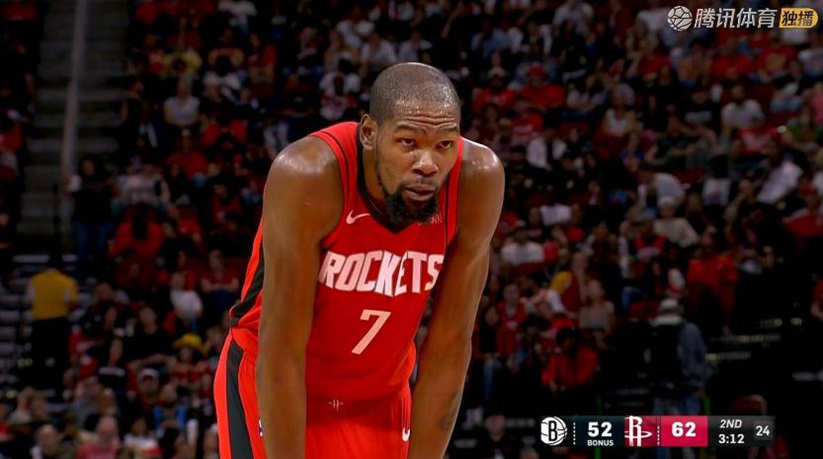 曼联拉什福德进球助球队连胜（拉什福德建功助曼联豪取连胜）