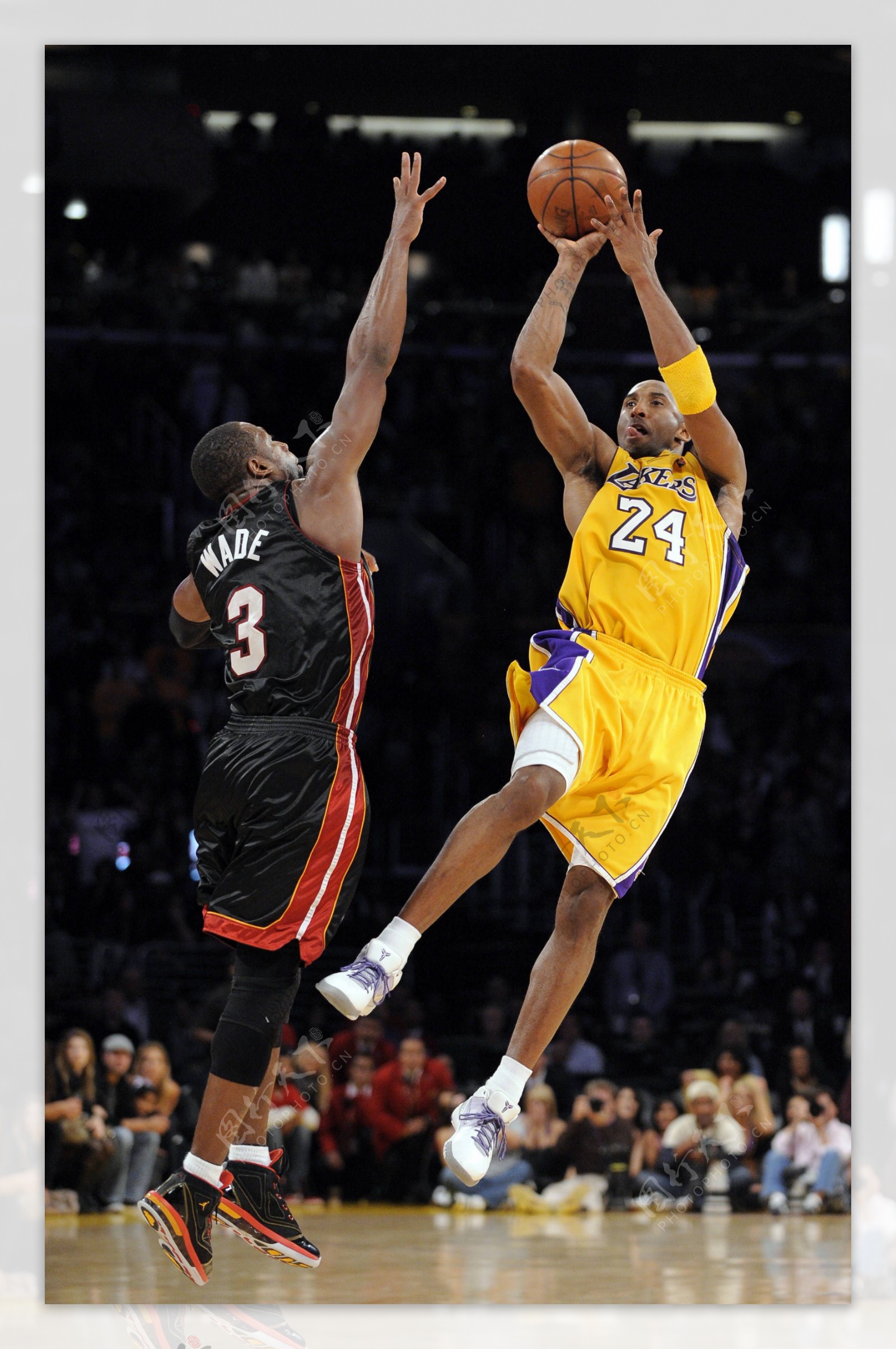 麦迪逊、范德芬4人出席中国香港行活动，指导中小学生踢球（麦迪逊携范德芬等四将亮相中国香港行，走进校园教中小学生踢球）