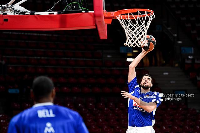 巴萨U12的尼日利亚新星与耐克签约，经纪人：他家人要求的（巴萨U12尼日利亚小将签约耐克，经纪人称系其家人主导）