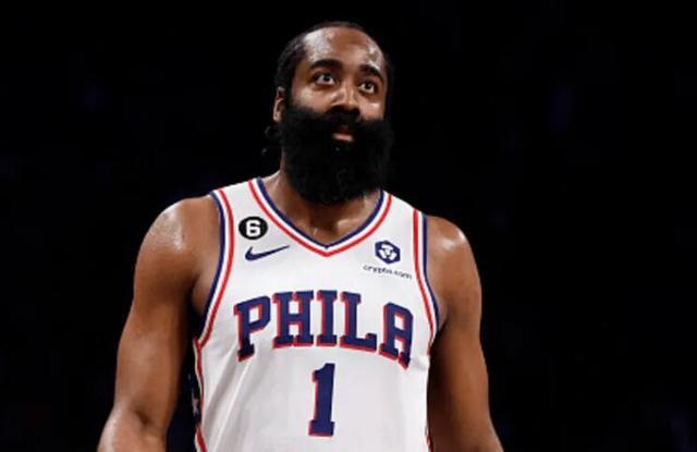 曼城瓜帅巧妙调整战胜热刺（瓜帅妙招助曼城击败热刺）