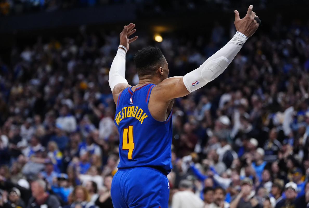 中超赛季刚落幕，成都蓉城连传三喜，明年争冠希望大增（中超刚收官，成都蓉城连获三大利好，明年冲冠底气更足）