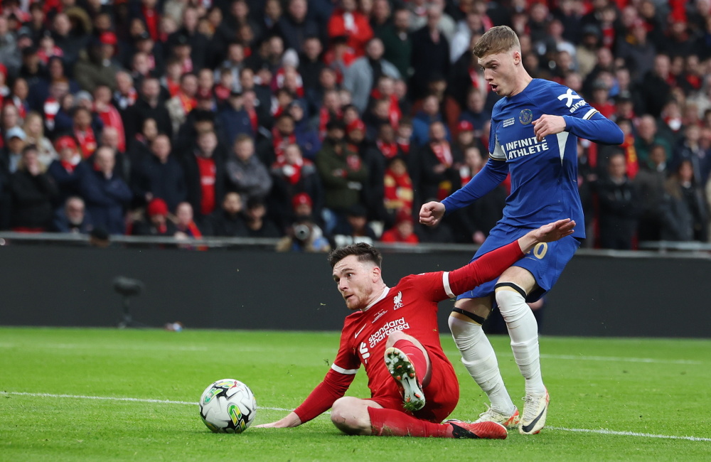 马卡：许多球探想在青年欧冠上考察霍安，但他却没参加比赛（马卡：多位球探计划在青年欧冠考察霍安，结果他并未出场）