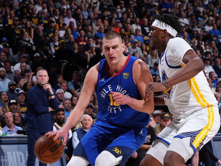 安切洛蒂：贝林厄姆风格像卡卡，他很聪明总能出现在关键位置（安切洛蒂赞贝林厄姆：风格近卡卡，聪明跑位常现关键位置）