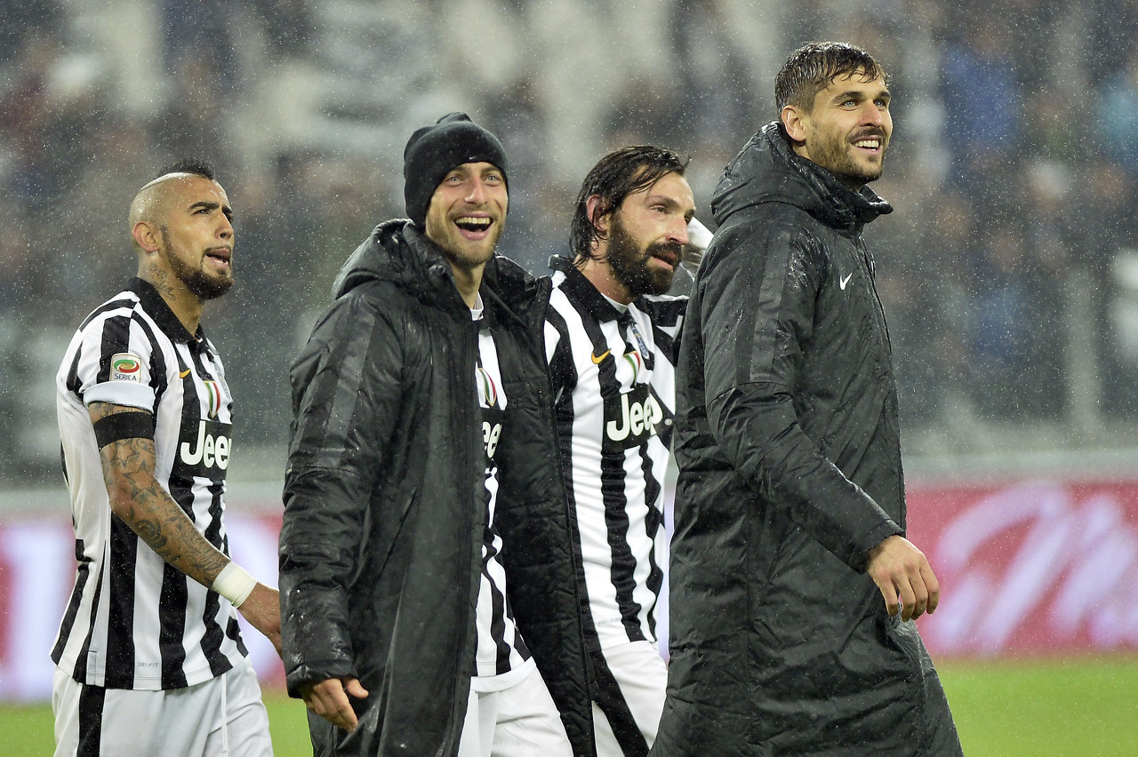 一骑绝尘！克尼佩尔一条龙单臂劈扣打停活塞