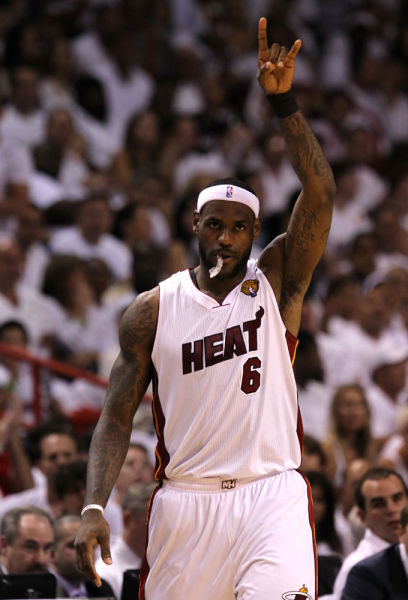 足协杯夺冠次数排名：山东8次居首，国安5次独居次席（足协杯夺冠次数榜：山东8冠领跑，国安以5冠稳居第二）