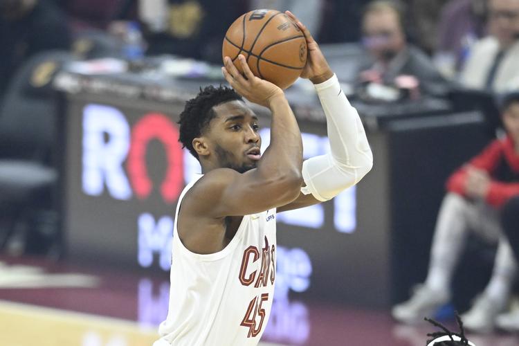 若昂-内维斯谈任意球主罚顺位：谁更有信心，谁就去罚（若昂-内维斯：任意球主罚看自信，谁有把握谁上）