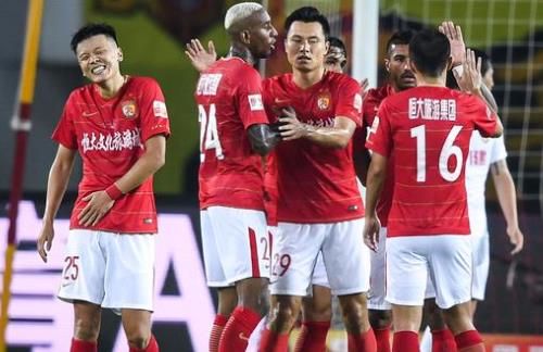 德劳伦蒂斯：永远不要怀疑孔蒂，那不勒斯球迷可继续梦想冠军（德劳伦蒂斯：别质疑孔蒂，那不勒斯球迷依然可以憧憬冠军）