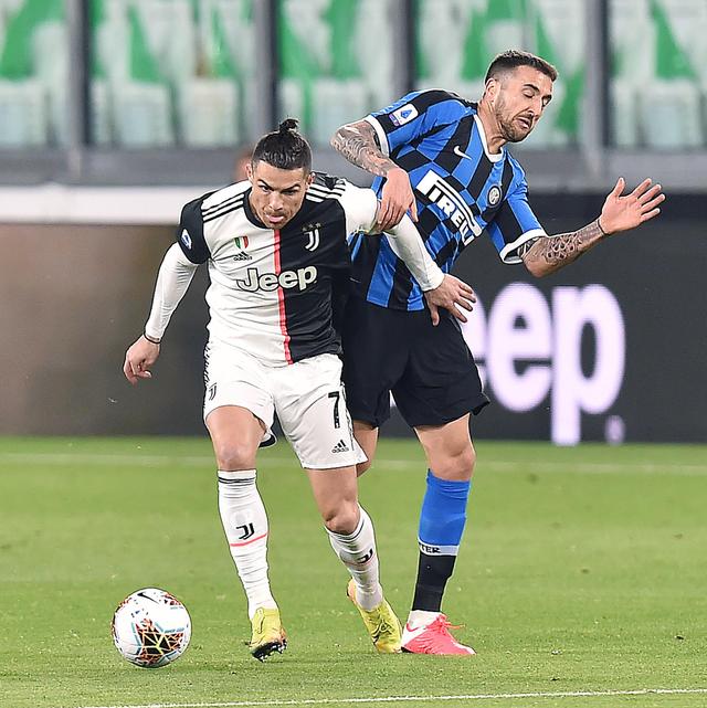 格纳布里：获得巨额收入后曾沉迷奢侈消费，母亲劝我脚踏实地（格纳布里自述高薪到手后曾大肆奢侈，母亲告诫要脚踏实地）